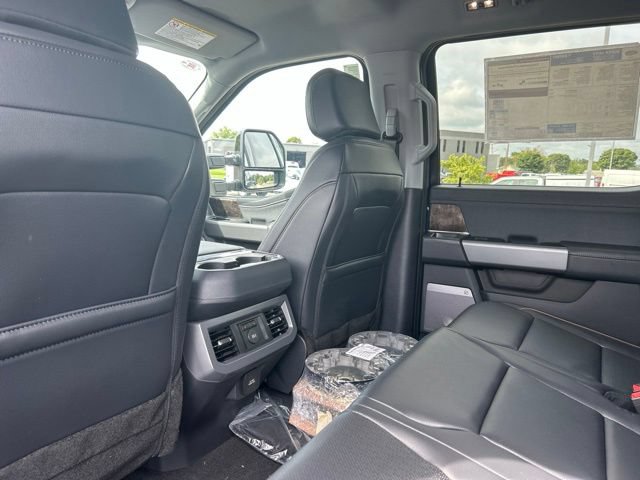 New 2026 Ford F250 Lariat w/ Black Appearance Package AWD/4WD image 19