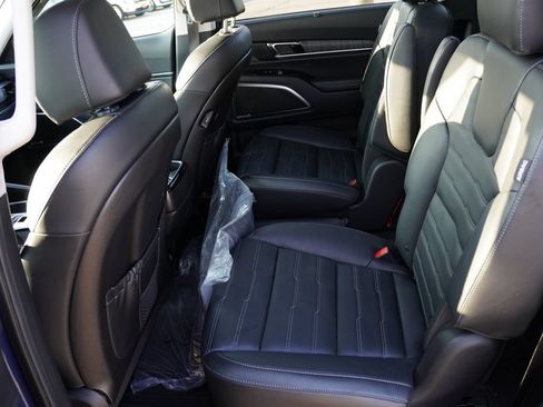 Certified 2024 Kia Telluride SX Prestige w/ Towing Package AWD/4WD image 19