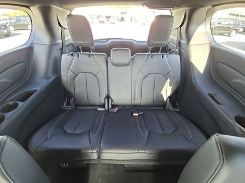 New 2026 Chrysler Pacifica Select w/ S Appearance Package image 20