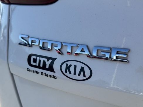 Certified 2022 Kia Sportage LX image 9
