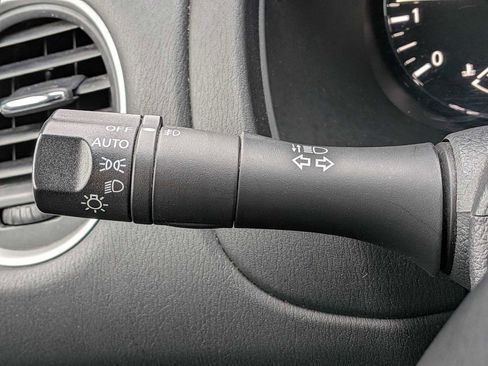 Used 2015 Nissan Pathfinder SL w/ SL Tech Package image 25