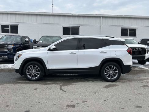 Used 2023 GMC Terrain SLT image 6