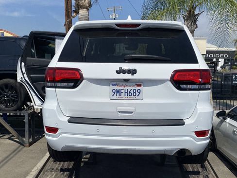 Used 2021 Jeep Grand Cherokee Laredo X image 13