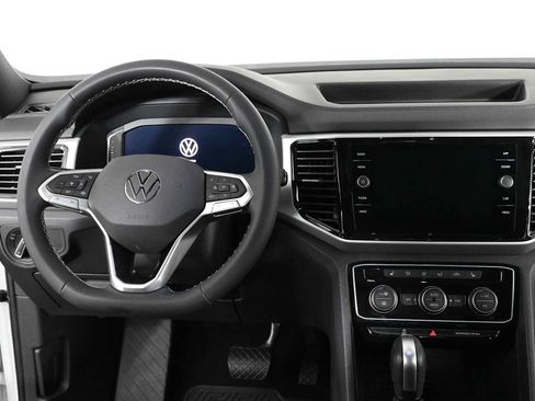 Certified 2023 Volkswagen Atlas Cross Sport SE w/ Panoramic Sunroof Package FWD image 3