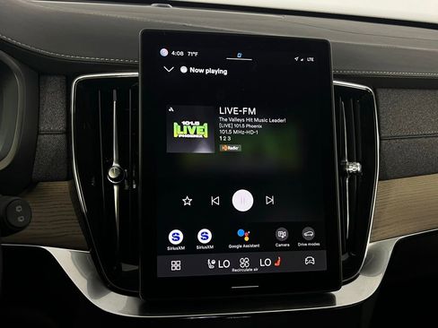 Used 2025 Volvo XC90 B6 Plus image 18