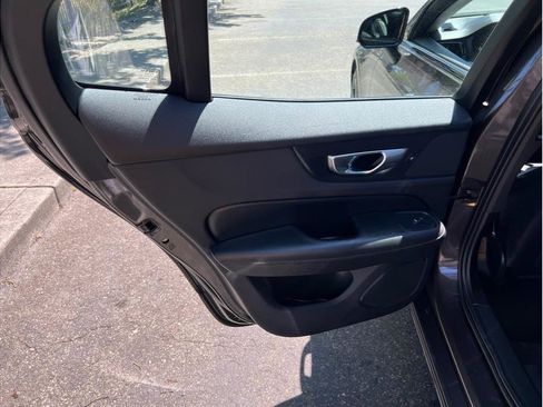 Used 2024 Volvo S60 B5 Core image 17