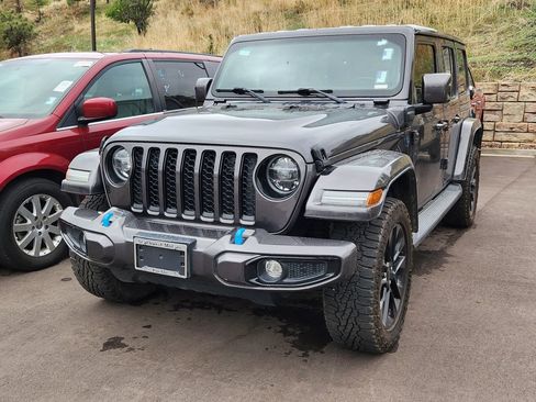 Used 2021 Jeep Wrangler Unlimited Sahara AWD/4WD image 17