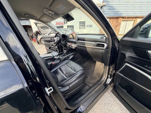Used 2021 Kia Telluride LX FWD image 17