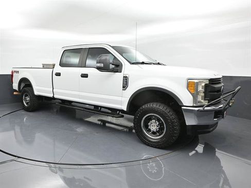 Used 2017 Ford F250 XL w/ Power Equipment Group AWD/4WD image 2