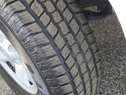 Used 2020 Toyota Tacoma SR image 7