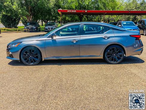 Used 2022 Nissan Altima 2.5 SR w/ Midnight Edition Package FWD image 5