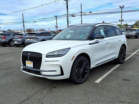 New 2026 Lincoln Corsair Premiere image 3