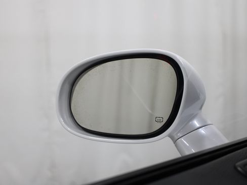 Used 2015 Dodge Challenger R/T Plus RWD image 9