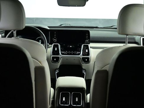 Certified 2022 Kia Sorento SX Prestige w/ Panoramic Sunroof Package image 47