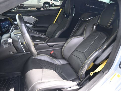 Used 2021 Chevrolet Corvette Stingray Premium Cpe w/ Z51 Performance Package RWD image 16