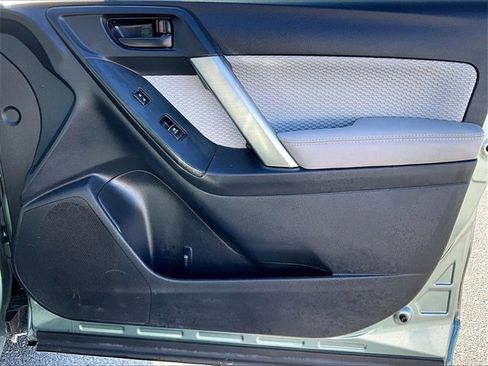 Used 2017 Subaru Forester 2.5i Premium w/ All-Weather Package image 12