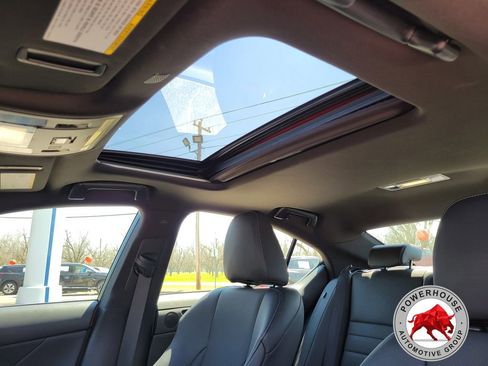 Used 2022 Lexus IS 350 F Sport RWD image 22