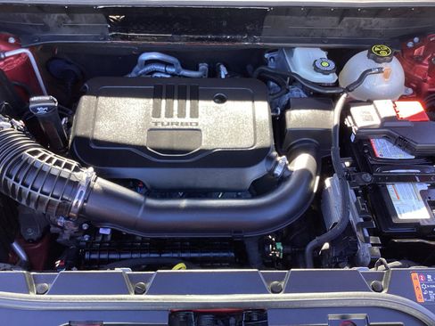 Used 2023 GMC Acadia SLT image 35