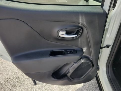 Used 2023 Jeep Renegade Trailhawk AWD/4WD image 13