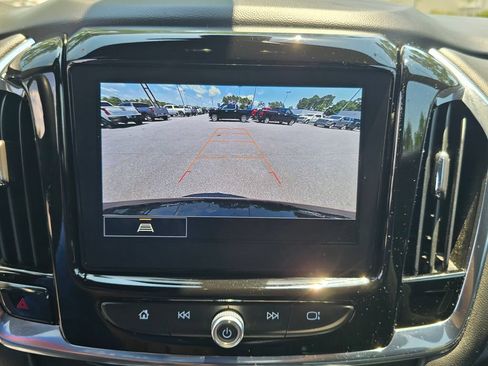 Certified 2023 Chevrolet Traverse LT FWD image 20