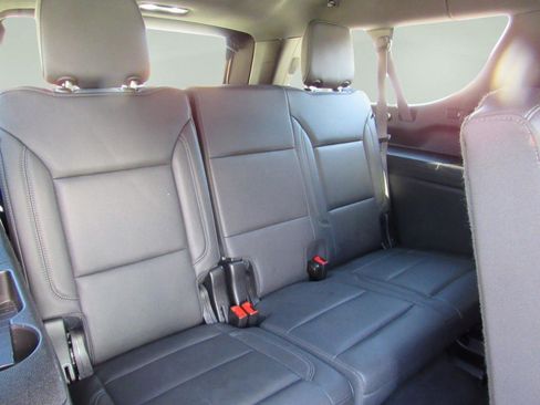 Used 2024 Chevrolet Suburban LT image 39