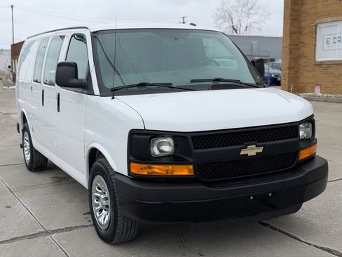 Used 2014 Chevrolet Express 1500 image 4