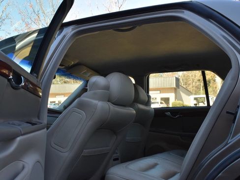 Used 2003 Cadillac De Ville w/ Comfort & Convenience Package image 34