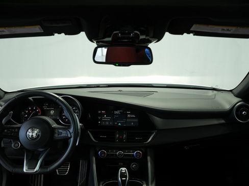 Used 2022 Alfa Romeo Giulia Veloce image 26