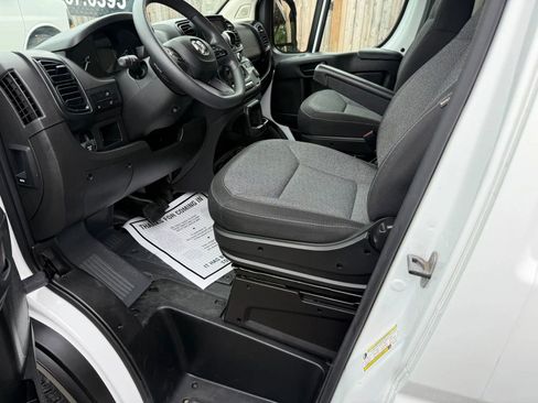Used 2024 RAM ProMaster 2500 w/ Convenience Group FWD image 29