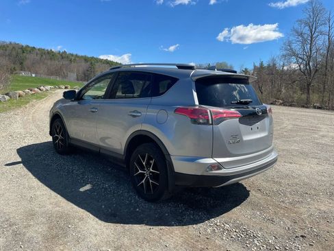 Used 2018 Toyota RAV4 SE w/ Power Extra Value Package AWD/4WD image 5
