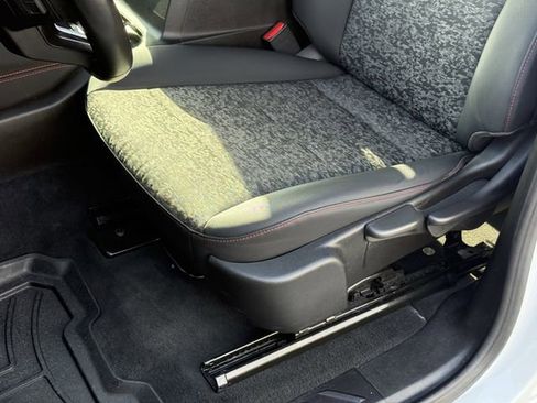 Used 2023 Chevrolet Colorado Z71 image 13