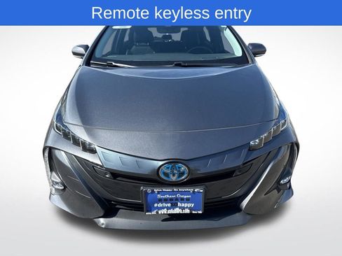 Used 2020 Toyota Prius Prime Limited image 2