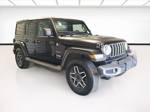 Used 2024 Jeep Wrangler Unlimited Sahara AWD/4WD image 3