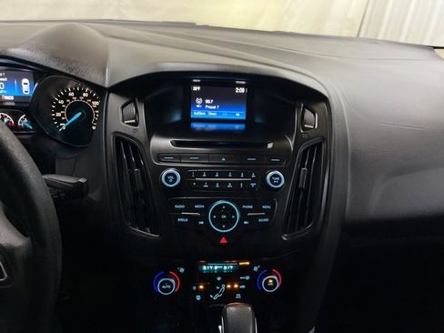 Used 2017 Ford Focus SE image 28