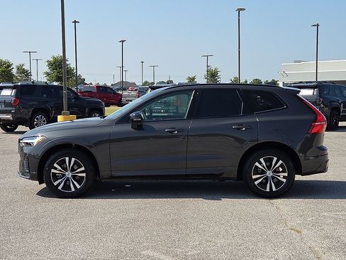 Used 2024 Volvo XC60 B5 Core AWD/4WD image 3