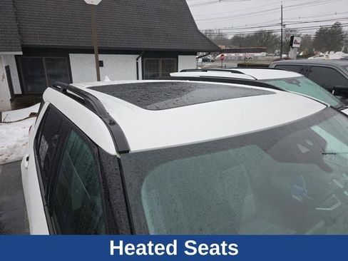 Used 2022 Ford Explorer XLT w/ Equipment Group 202A image 24