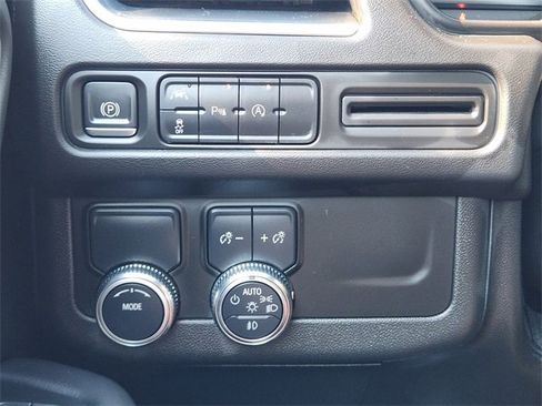 Used 2023 GMC Yukon SLT image 26