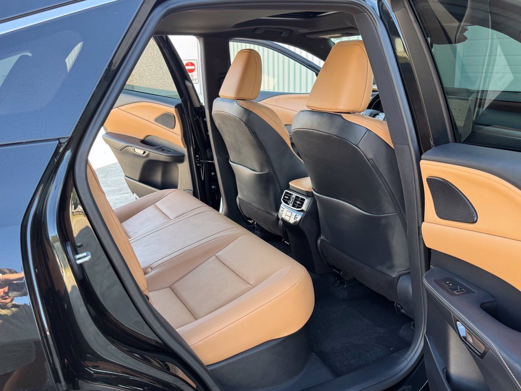 Used 2025 Lexus RX 350 Premium w/ Accessory Package (Z1) FWD image 34
