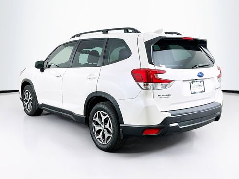 Used 2023 Subaru Forester Premium AWD/4WD image 5