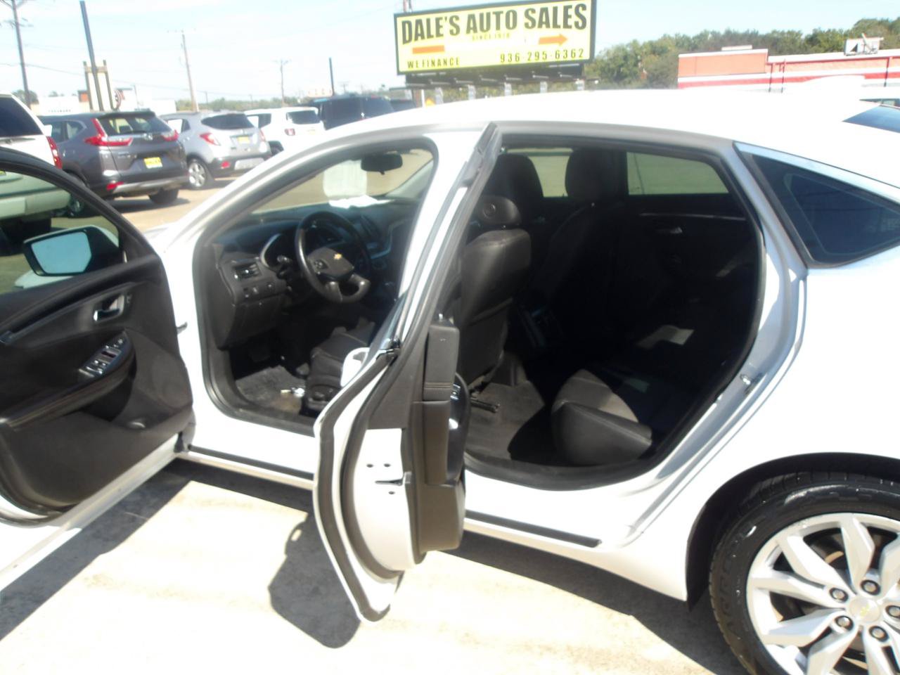 Used 2018 Chevrolet Impala LT FWD image 15