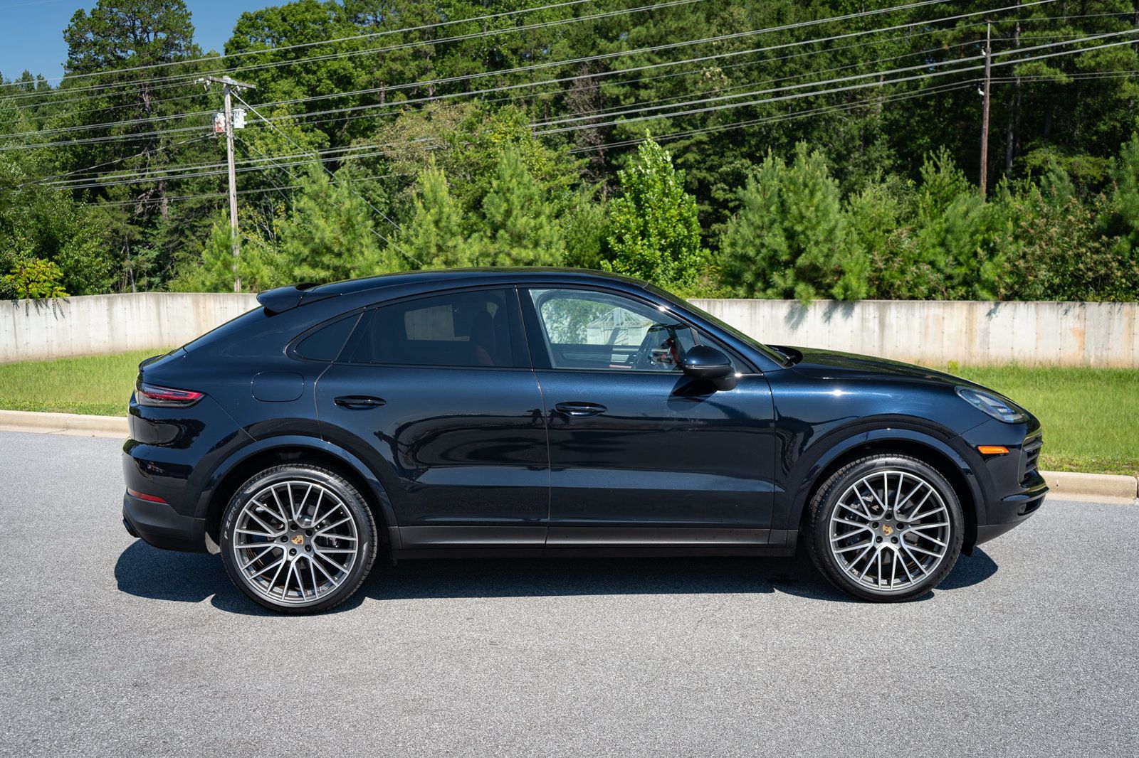 Used 2023 Porsche Cayenne Platinum Edition AWD/4WD image 19