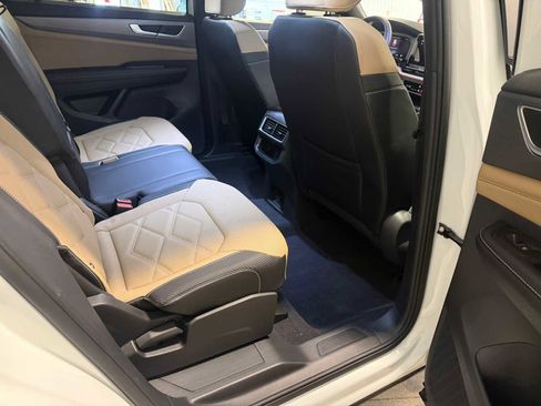 Used 2024 Volkswagen Atlas Cross Sport SE image 26