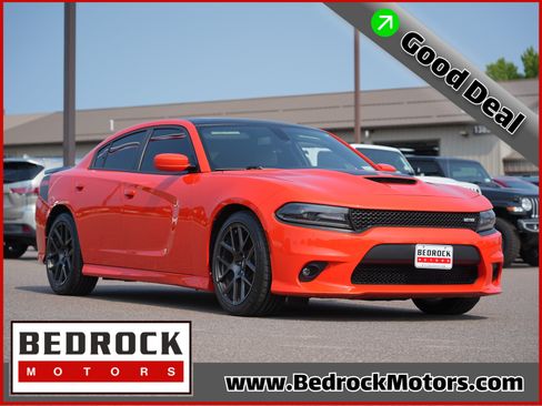 Used 2017 Dodge Charger R/T RWD image 1