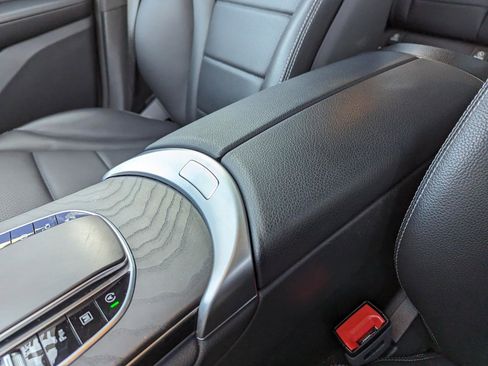 Used 2021 Mercedes-Benz GLC 300 4MATIC image 28