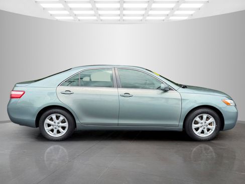Used 2007 Toyota Camry LE FWD image 6