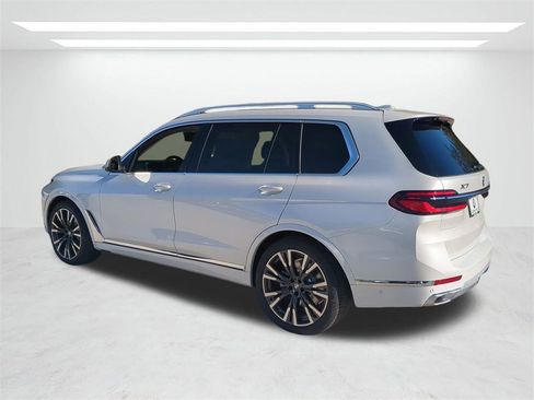 New 2026 BMW X7 xDrive40i image 6