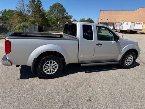 Used 2016 Nissan Frontier SV w/ SV Value Truck Package AWD/4WD image 38