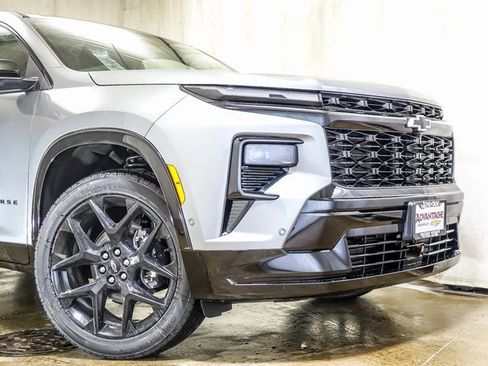 New 2026 Chevrolet Traverse RS w/ LPO, Floor Liner Package image 3