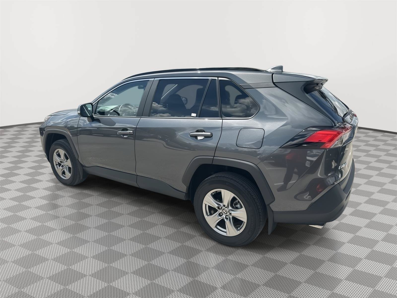 Used 2024 Toyota RAV4 XLE FWD image 7