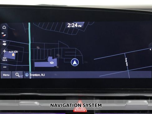 Used 2024 Hyundai Elantra Limited FWD image 3